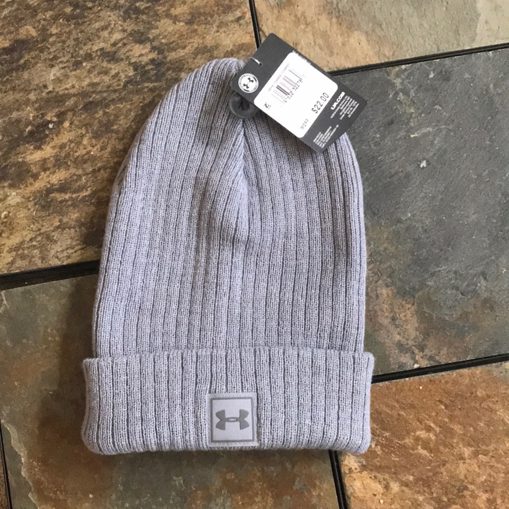 NWT under Armour beanie!!